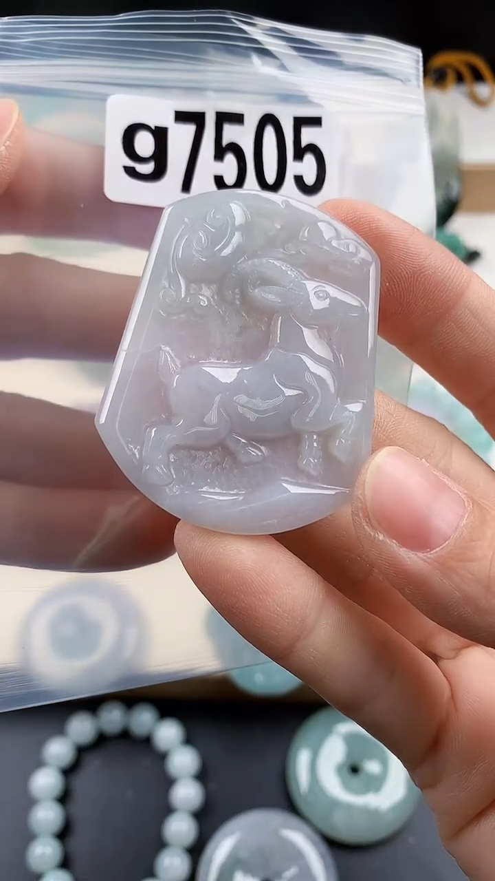 颈饰未镶嵌翡翠天然翡翠吊坠挂件