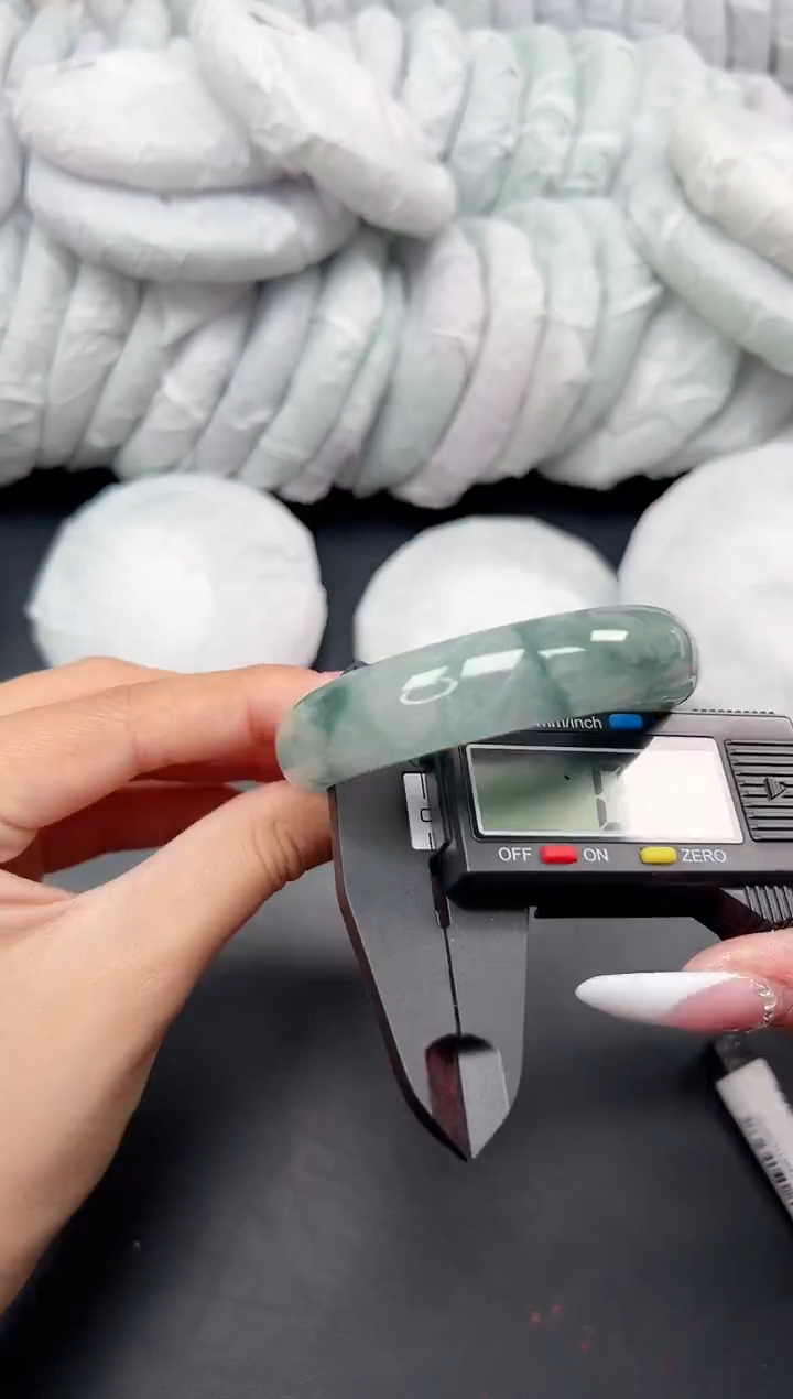 精品手镯，一物一拍J-013