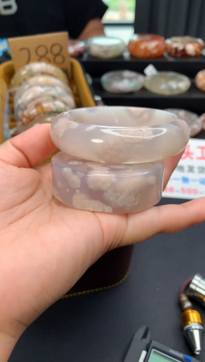 石英质玉手镯未镶嵌赠送镯心（圈口59