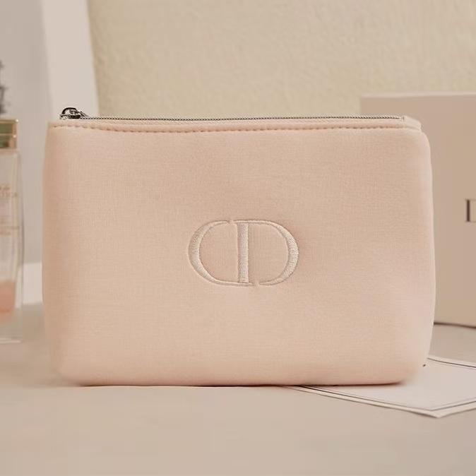 迪奥【K322】专柜礼赠杏粉色柔雾粉太空棉化妆包便携式手拿包