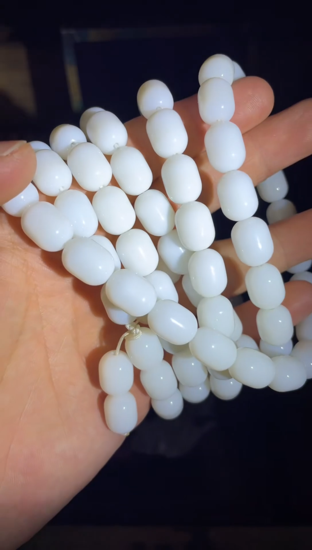 和田玉未镶嵌颈饰白玉米粒108颗项链1件