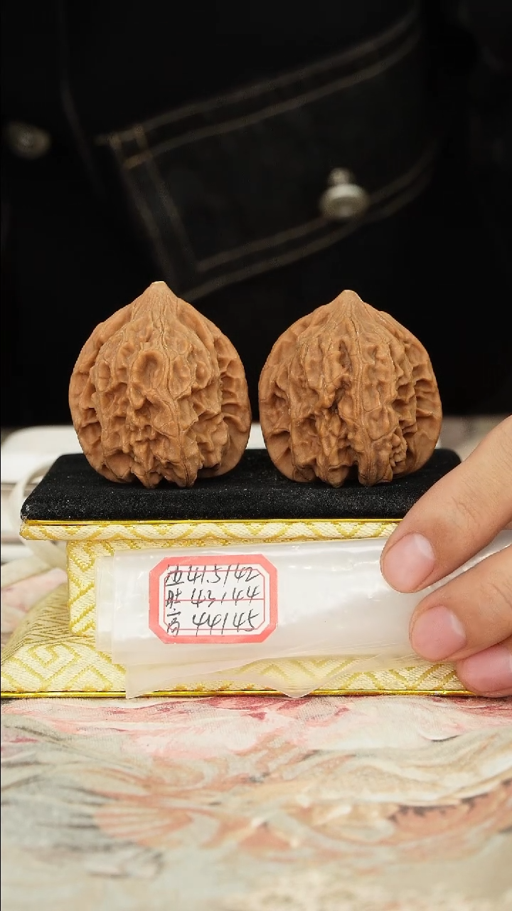 【闪购商品】文玩核桃把件鸡心有修