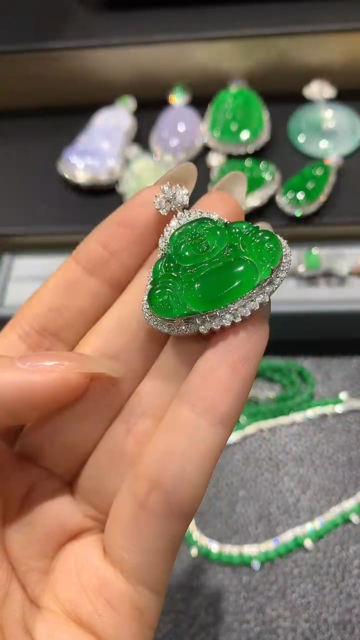 【闪购商品】翡翠吊坠(不含链)18K金镶嵌20团购