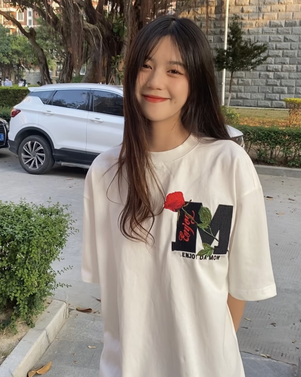 （会染色！介意勿拍）某保159！这个价格买到就赚到！ME家玫瑰刺绣短袖