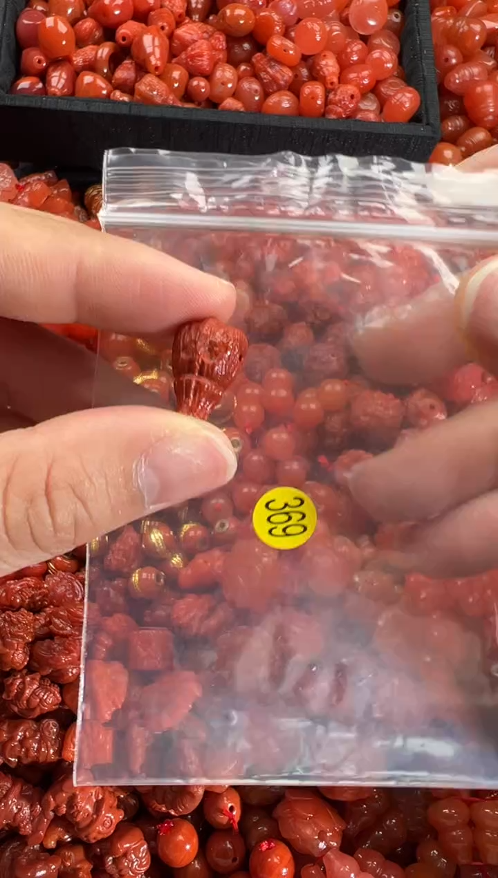 【闪购商品】南红玛瑙颈饰未镶嵌1