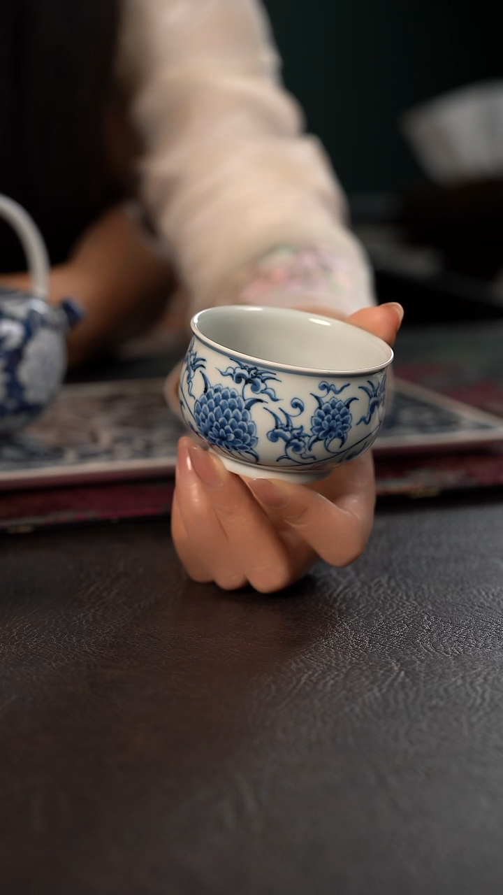 雲山敬古缠枝莲钵钵杯