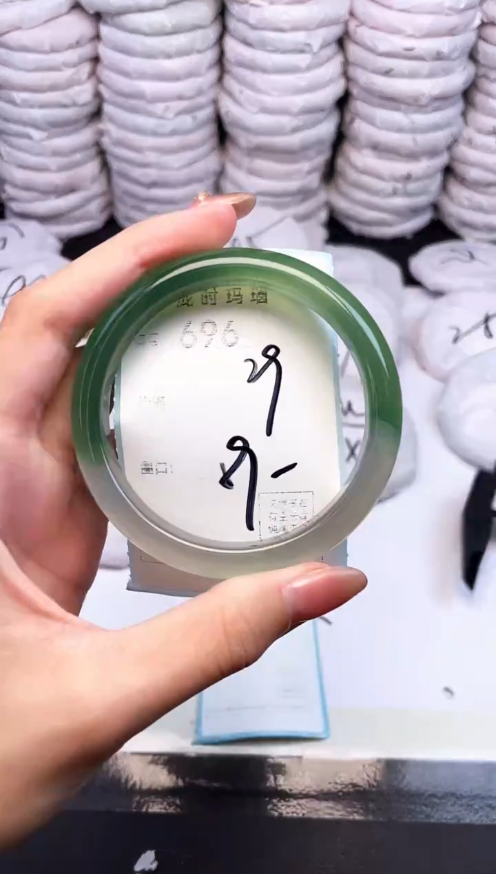手镯玛瑙/玉髓未镶嵌696