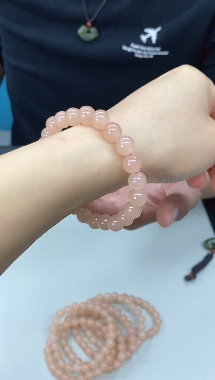 玉材质                  粉手串