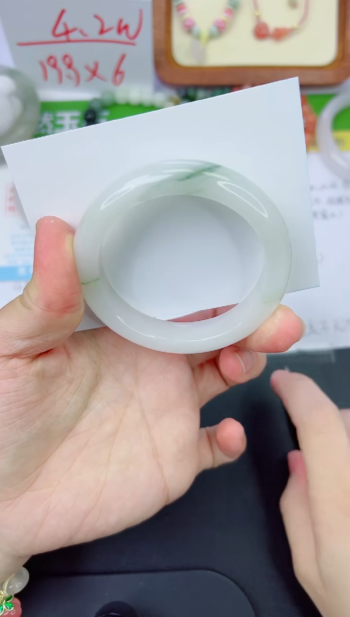 【闪购商品】石英质玉手镯未镶嵌69-54