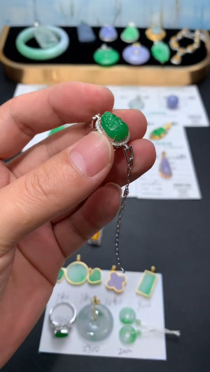 18K金镶嵌定制翡翠48小时鉴赏期 退货不扣服务费