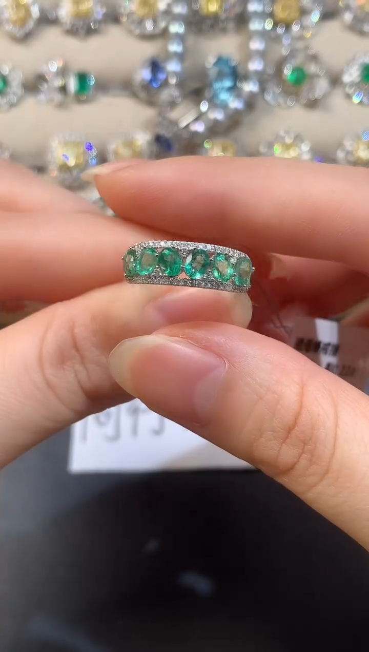 18K金镶嵌戒指祖母绿D677|3680