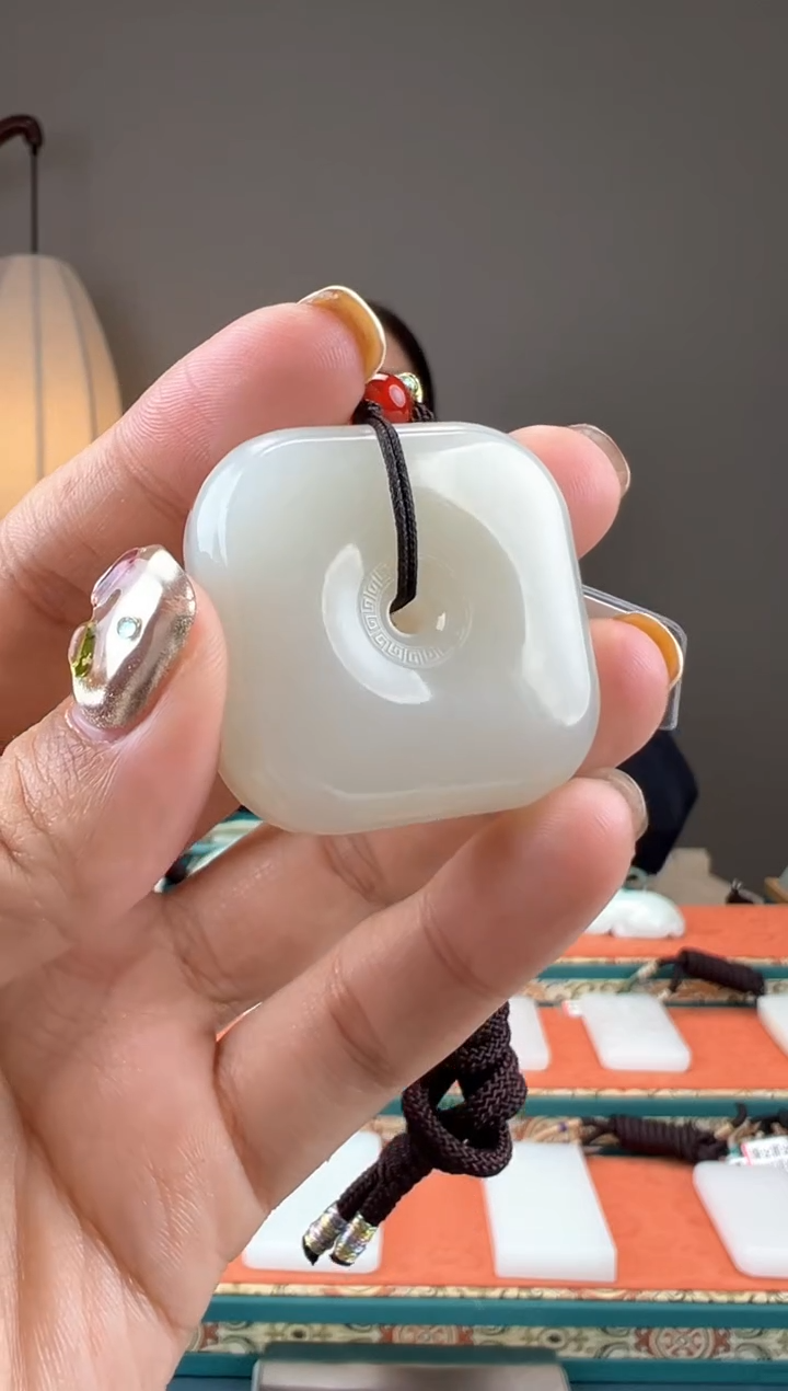 【闪购商品】和田玉颈饰未镶嵌1