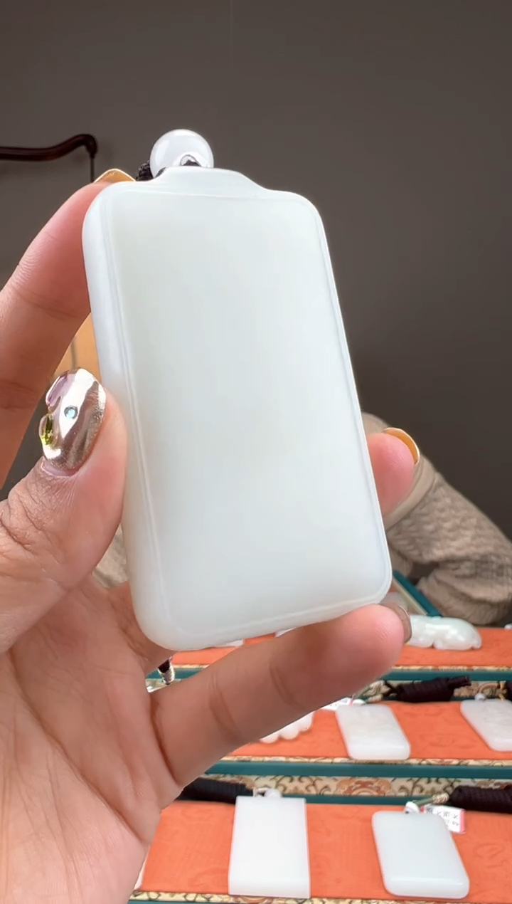 【闪购商品】和田玉颈饰未镶嵌1