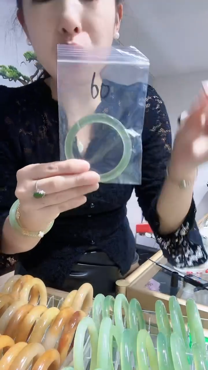 【闪购商品】蛇纹石玉手镯未镶嵌天然玉石岫玉手镯60圈口