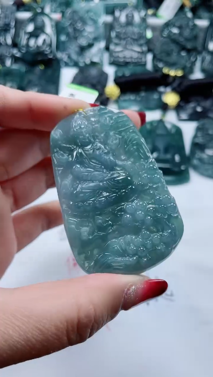 【闪购商品】翡翠颈饰未镶嵌           