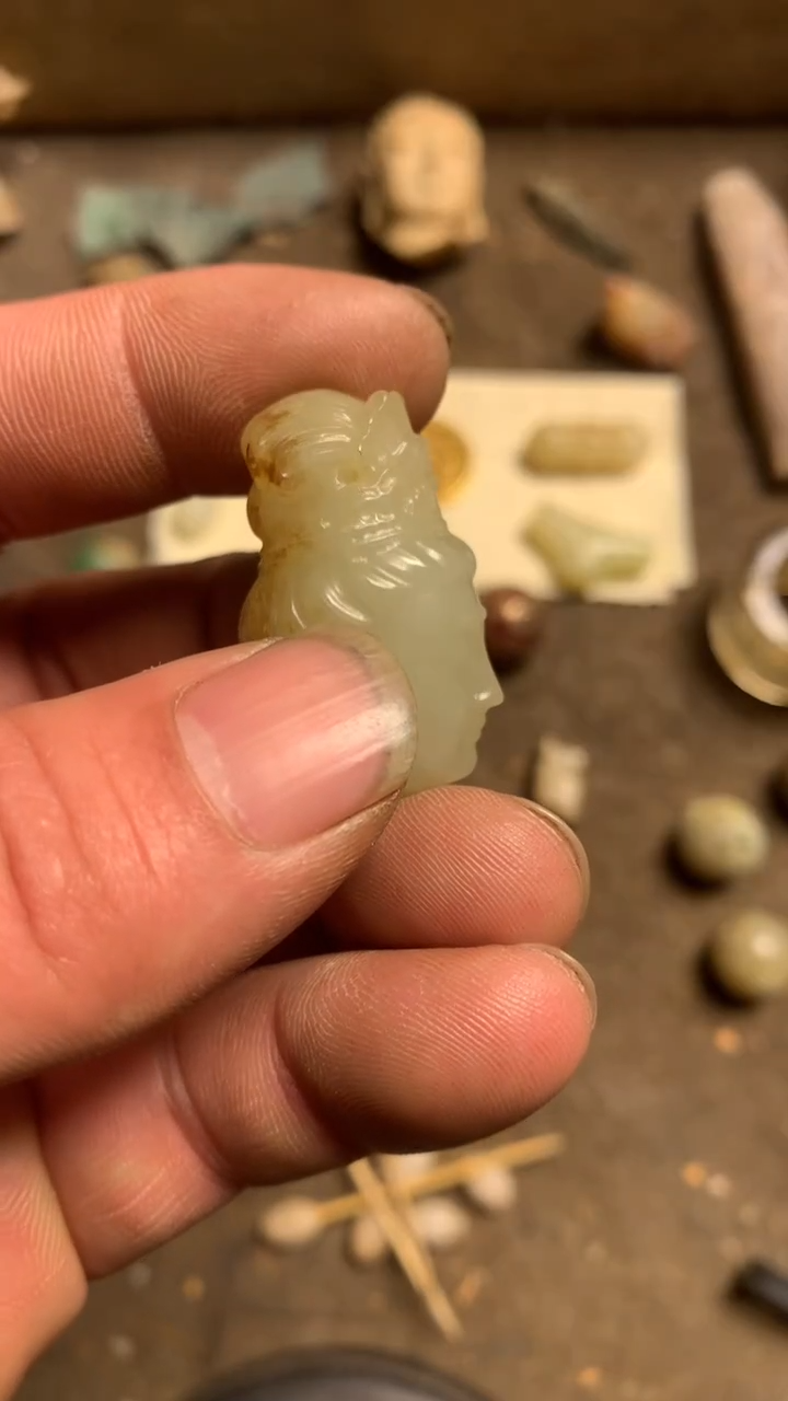 【闪购商品】透闪石质玉车挂未镶嵌1