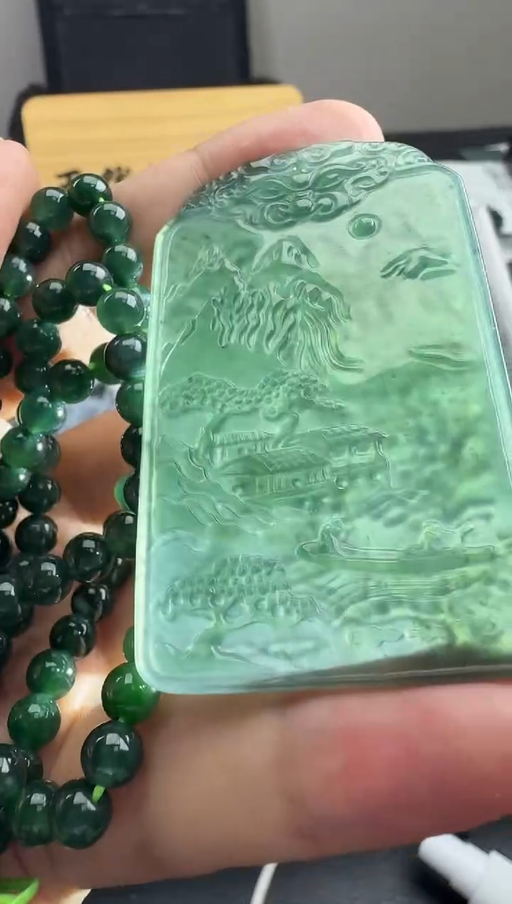 颈饰未镶嵌翡翠天然A货翡翠  多样性随机发其一