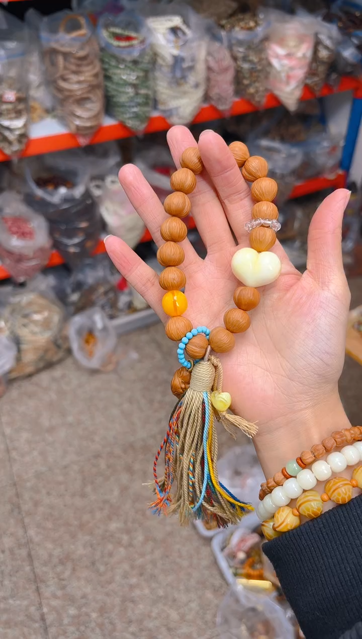 吊坠猴头核桃猴头屁桃新款手持