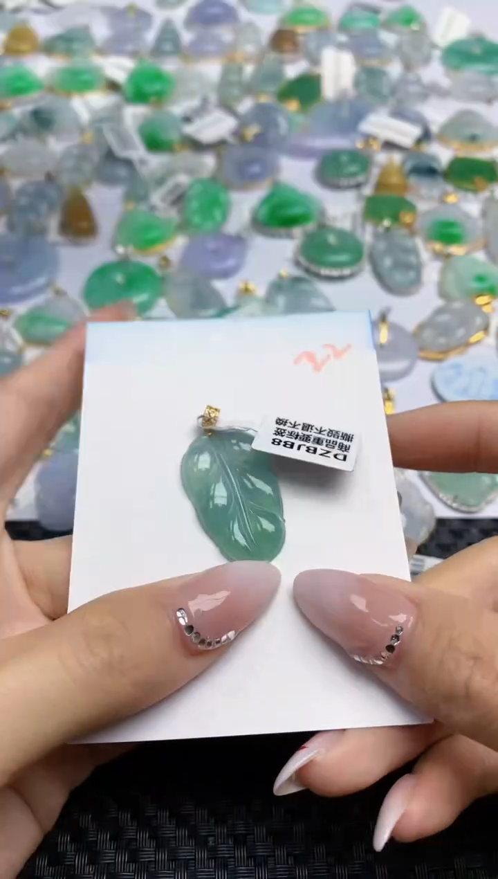 【闪购商品】翡翠颈饰18K金镶嵌 天然翡翠A货