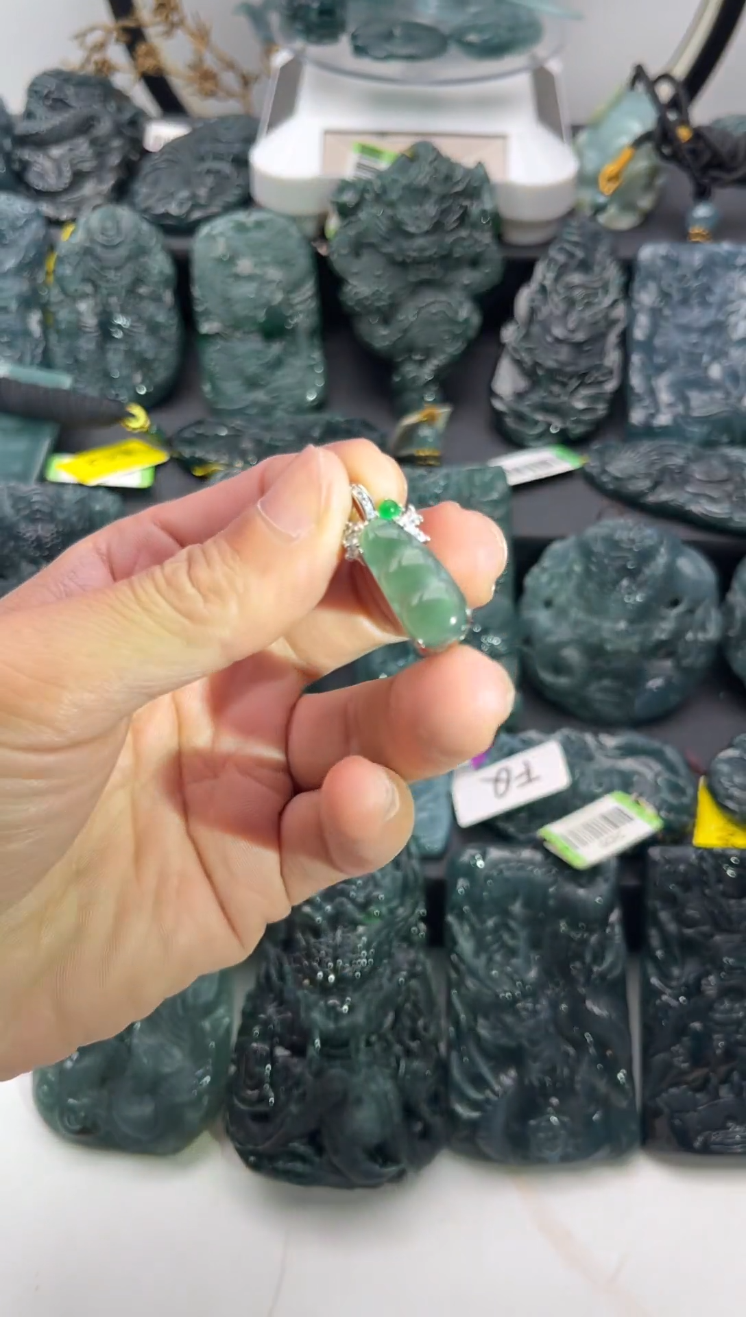 颈饰未镶嵌翡翠豆子