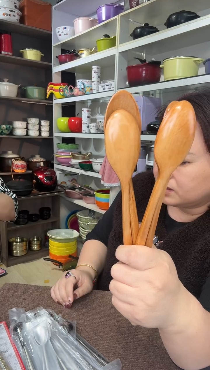 王*木勺4个（微瑕）