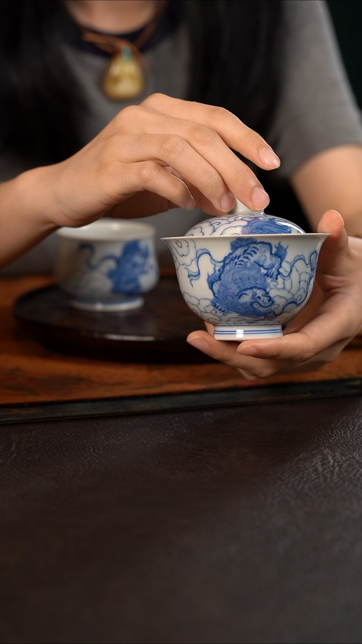 杯聚澜堂狮子绣球盖碗