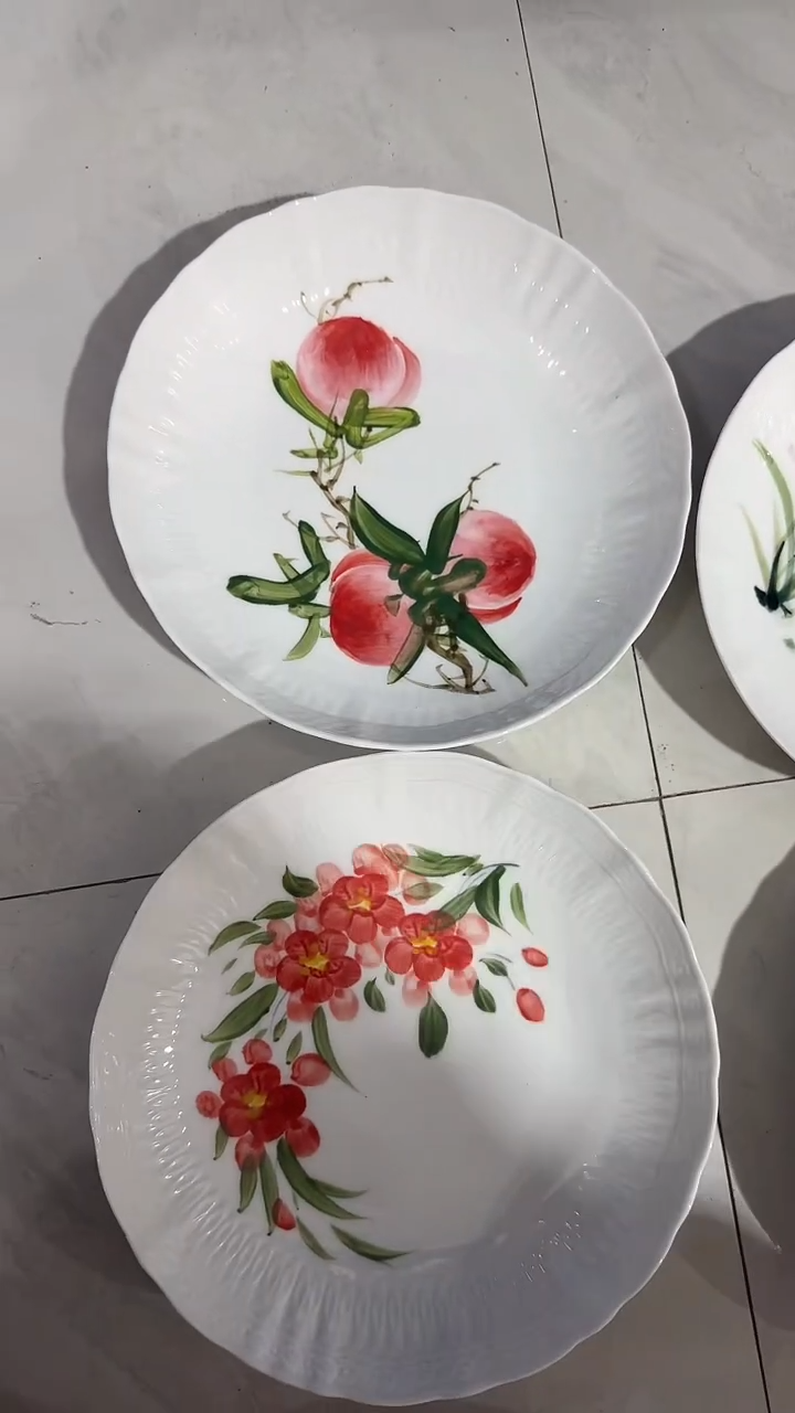 摆件陶瓷心****?景德镇高温瓷（玉泥云艺盘）福利价微瑕