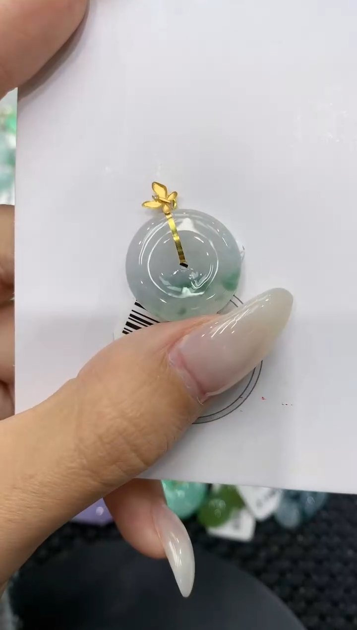 颈饰18K金镶嵌翡翠111111111111