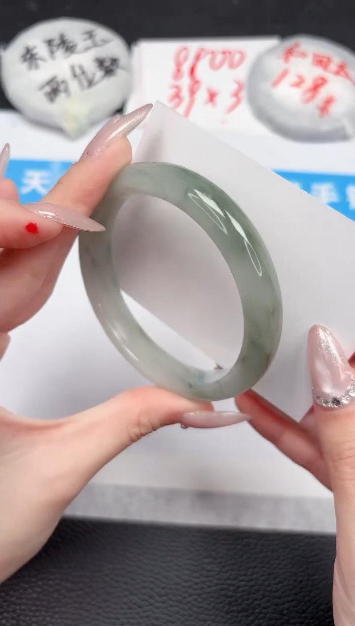 【闪购商品】石英质玉手镯未镶嵌70-58.9