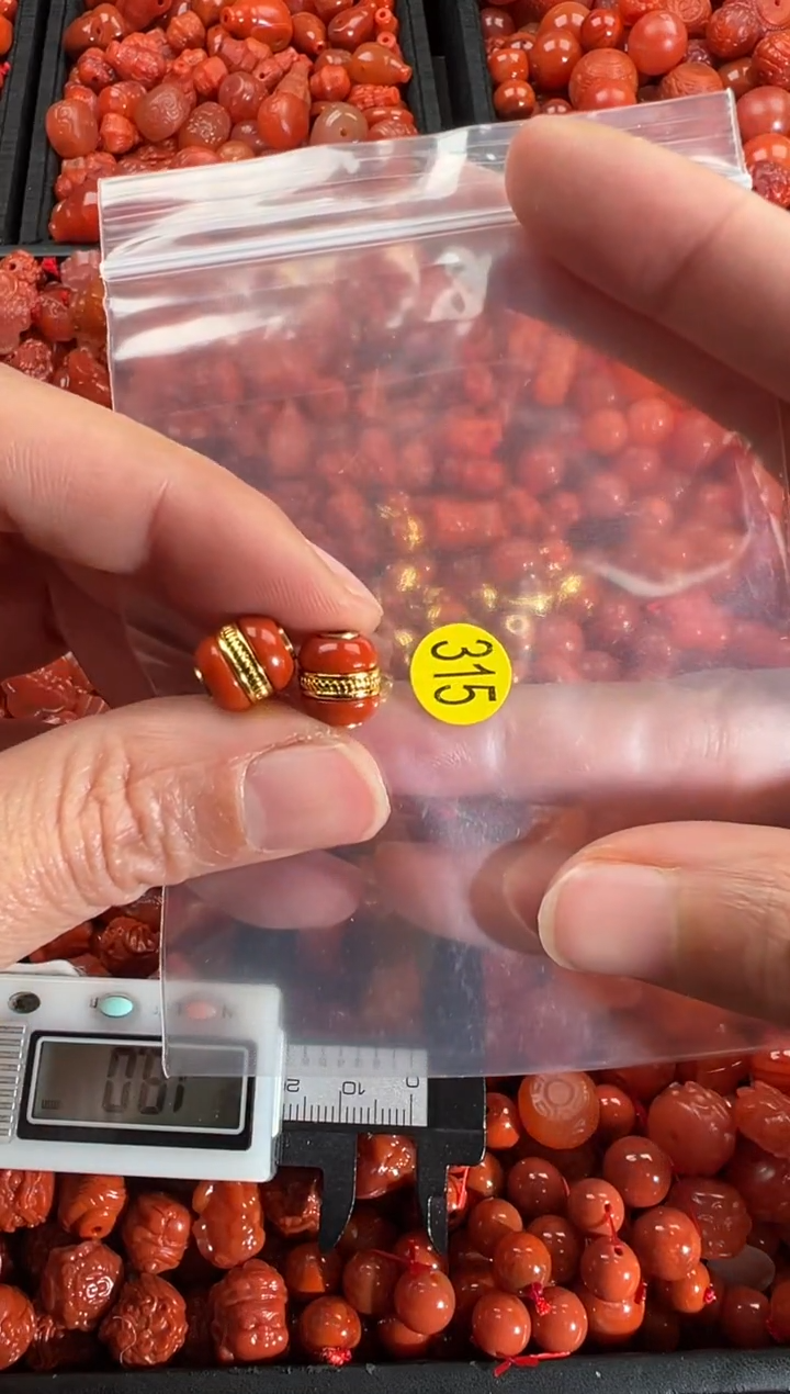 【闪购商品】南红玛瑙颈饰未镶嵌1