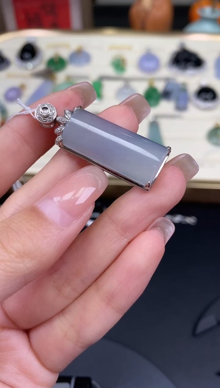 吊坠(不含链)18K金镶嵌翡翠111