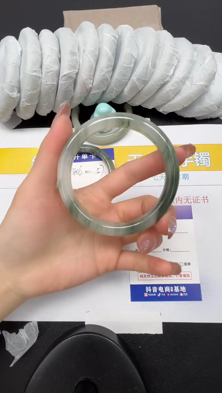 【闪购商品】石英质玉手镯未镶嵌407-62.9