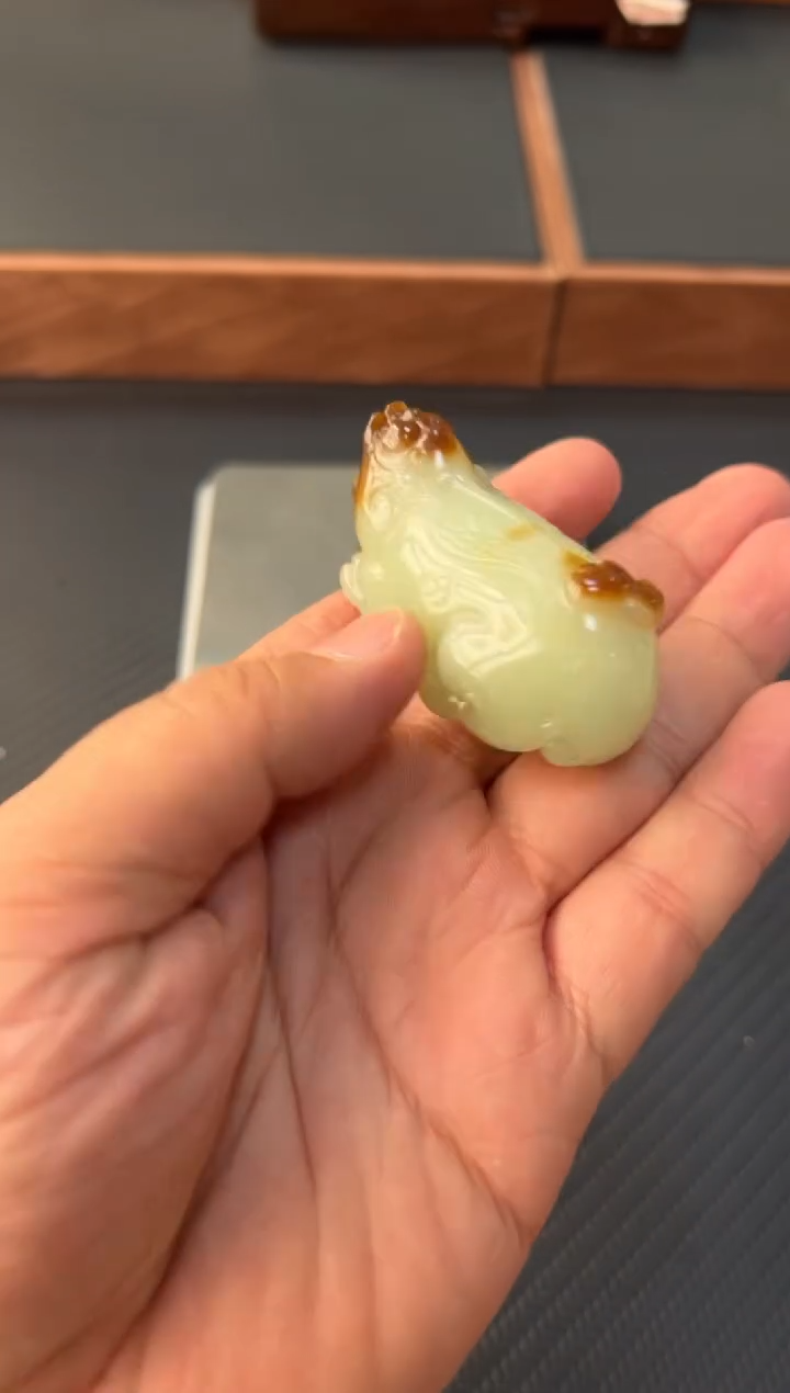 和田玉未镶嵌吊坠(赠链)若羌微色差