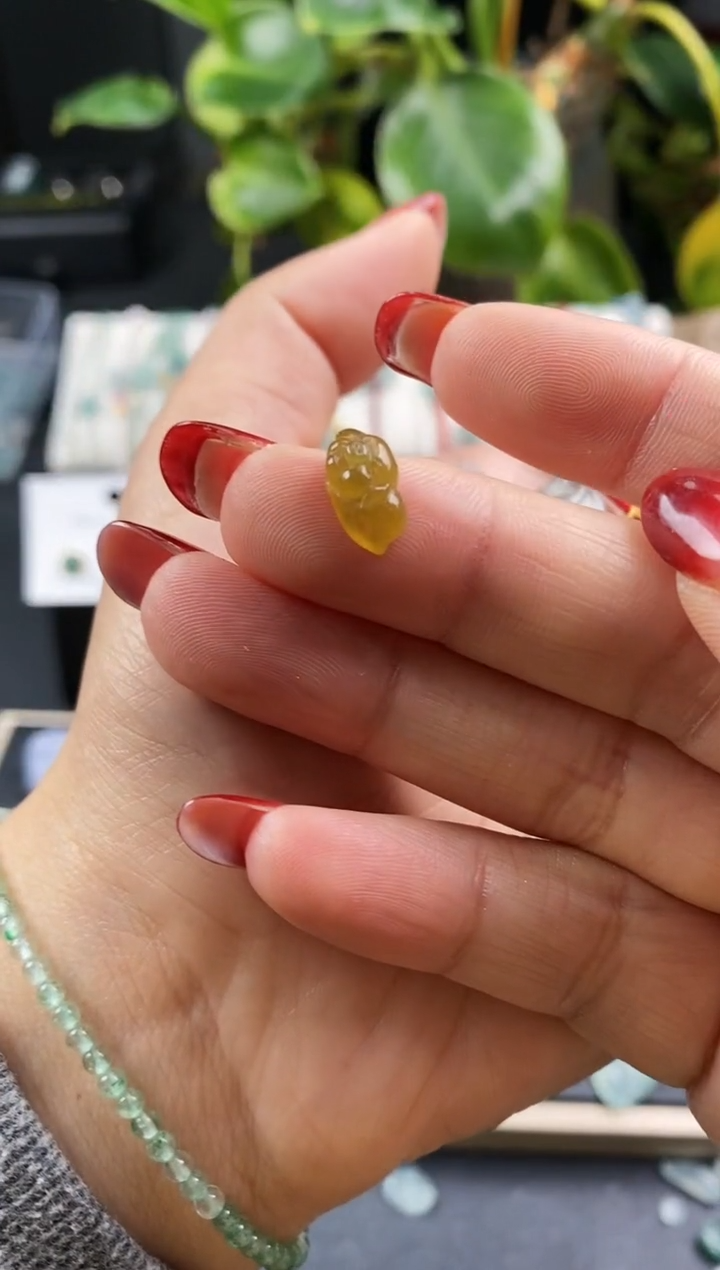 【闪购商品】翡翠裸石翡翠小猪