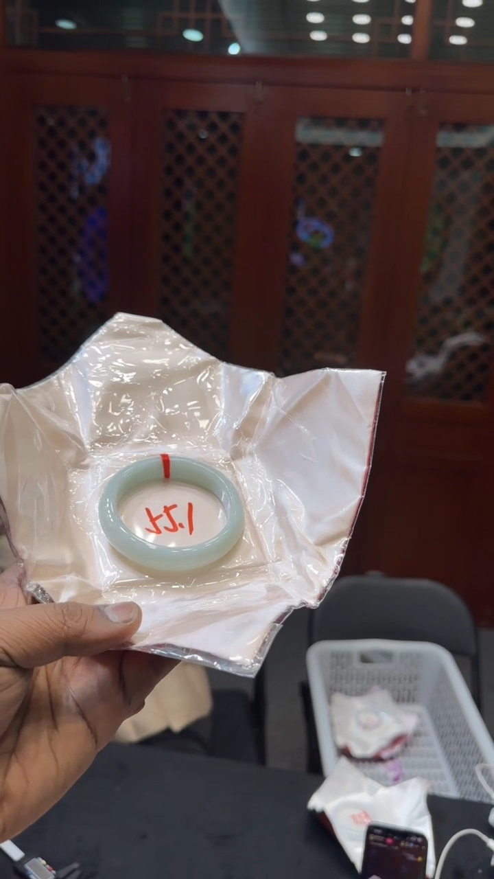 【闪购商品】翡翠手镯未镶嵌手镯