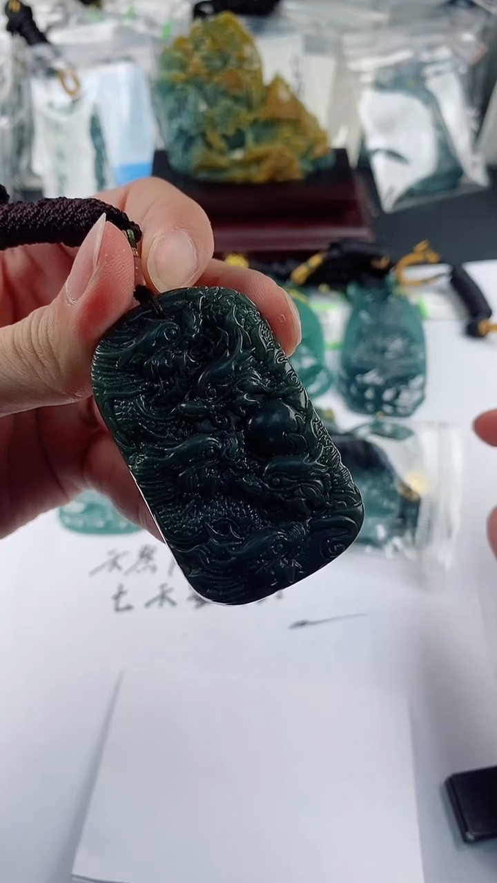 【闪购商品】和田玉（青玉）颈饰未镶嵌           