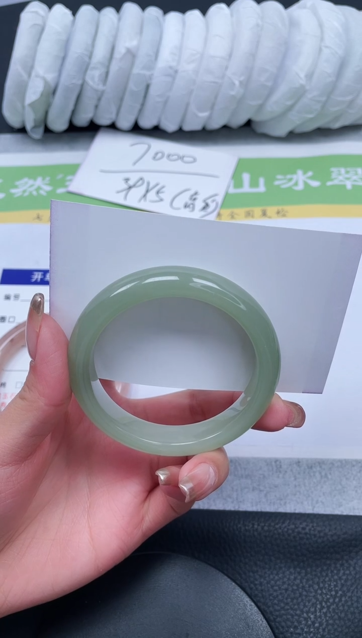 【闪购商品】石英质玉手镯未镶嵌A200-59+