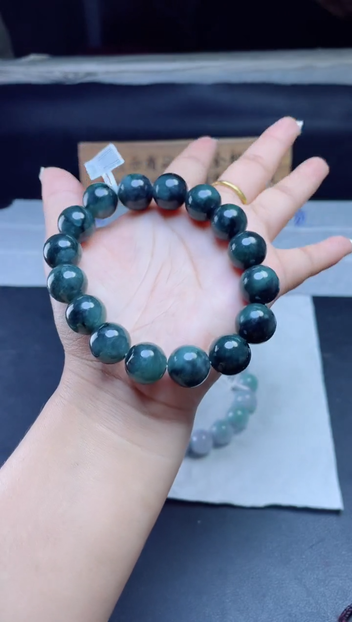定制翡翠未镶嵌珠串