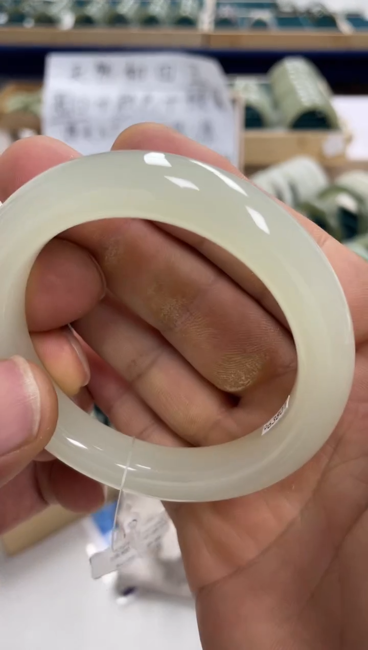 未镶嵌手镯和田玉智**生和田玉手镯27009