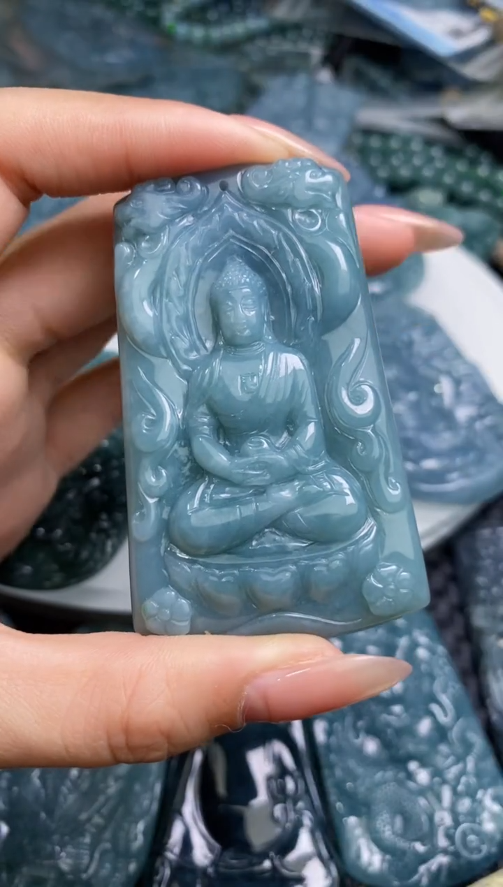 【闪购商品】翡翠颈饰未镶嵌           
