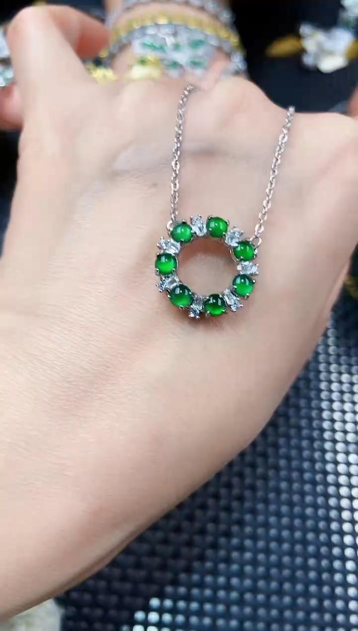 【闪购商品】翡翠颈饰未镶嵌11111111