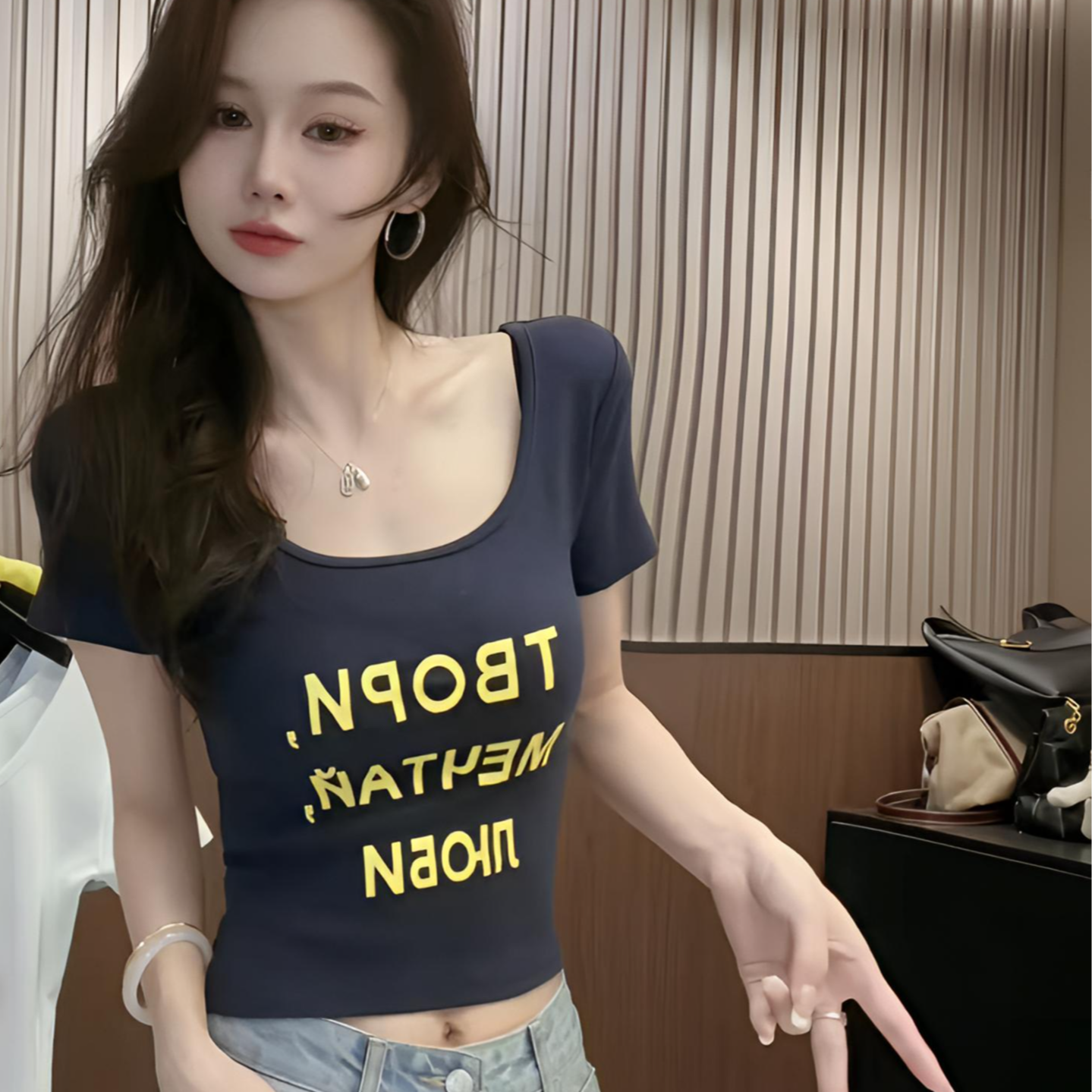 【DXJ家定制】夏季正肩漏锁骨大U领字母印花显瘦修身短款T恤2881