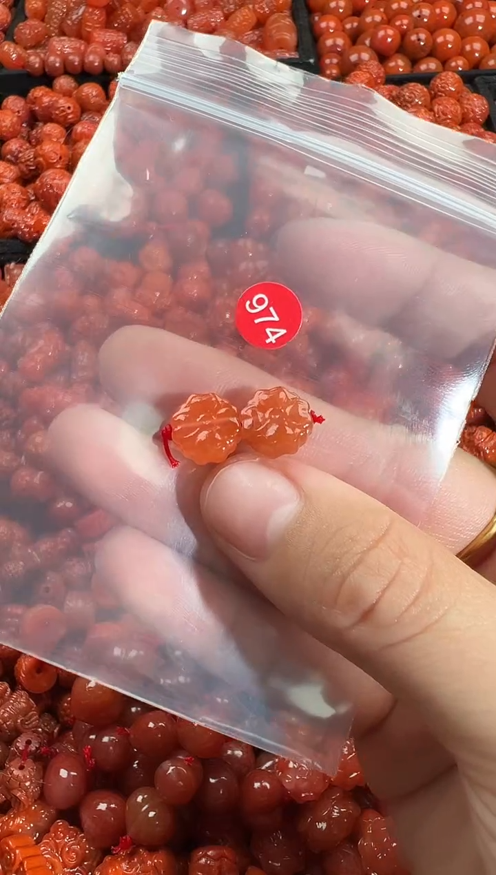 颈饰未镶嵌南红玛瑙1