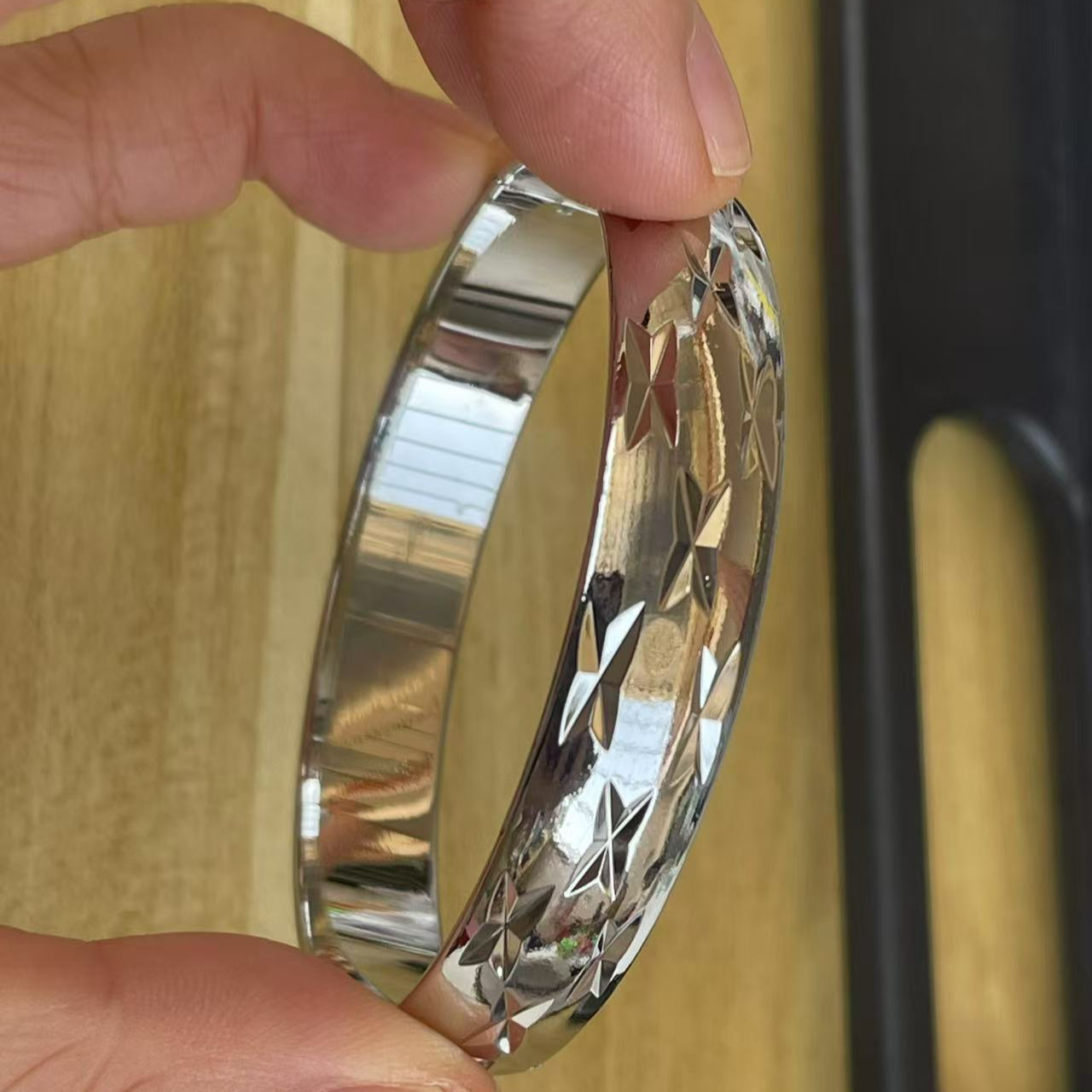 A64-云上车花卡扣手镯