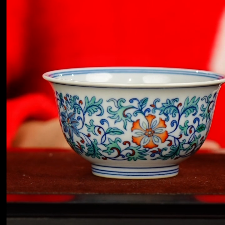 【小乔赏瓷】涂杏花斗彩缠枝莲炉式杯TXH6.