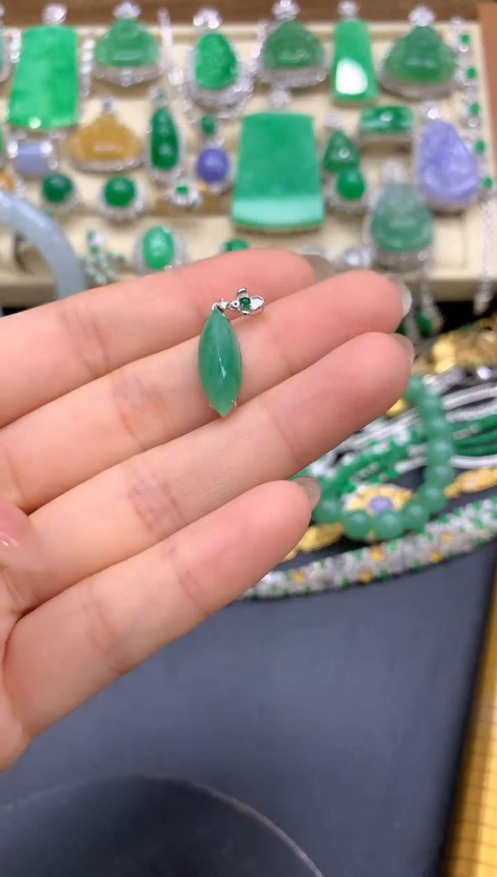 【闪购商品】翡翠颈饰18K金镶嵌144-中国好珍宝