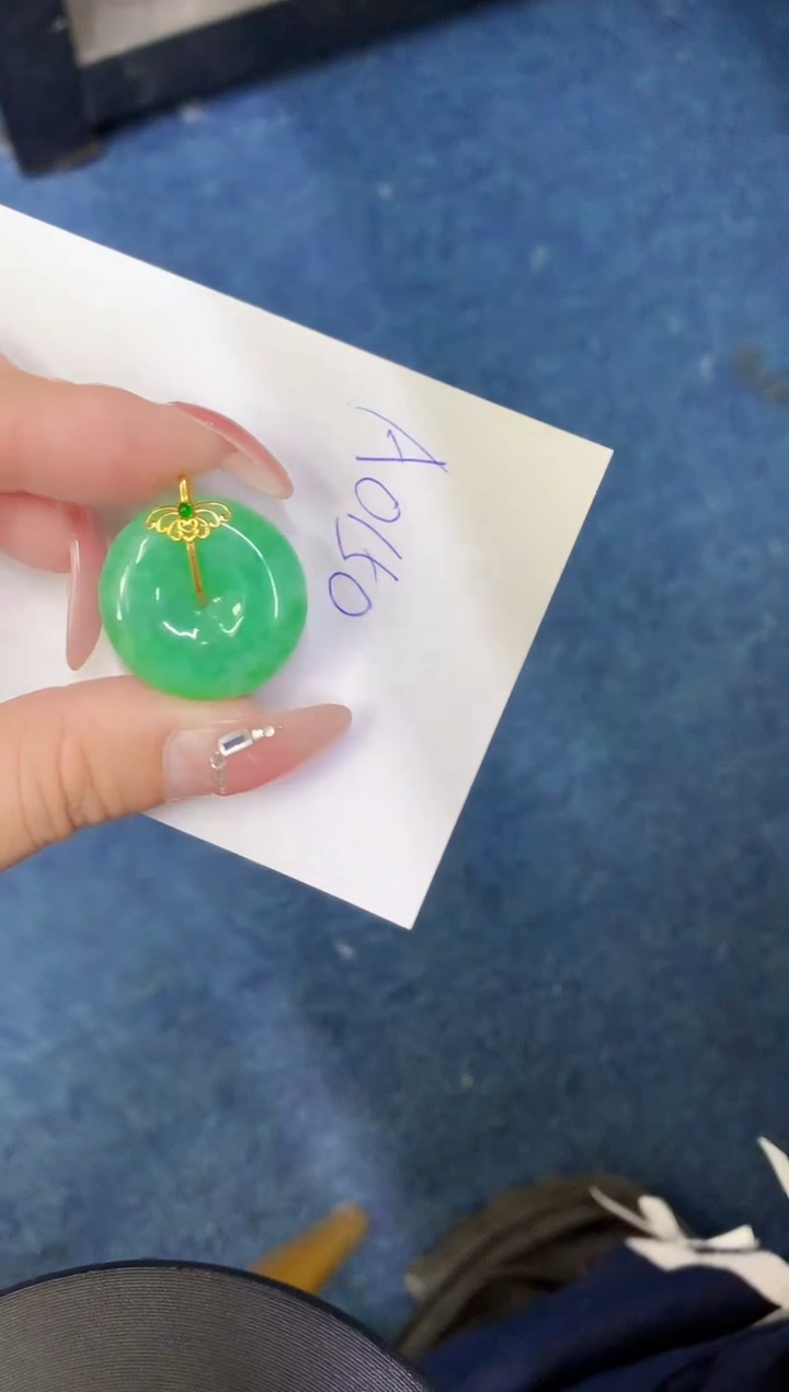 【闪购商品】翡翠颈饰18K金镶嵌0000000000