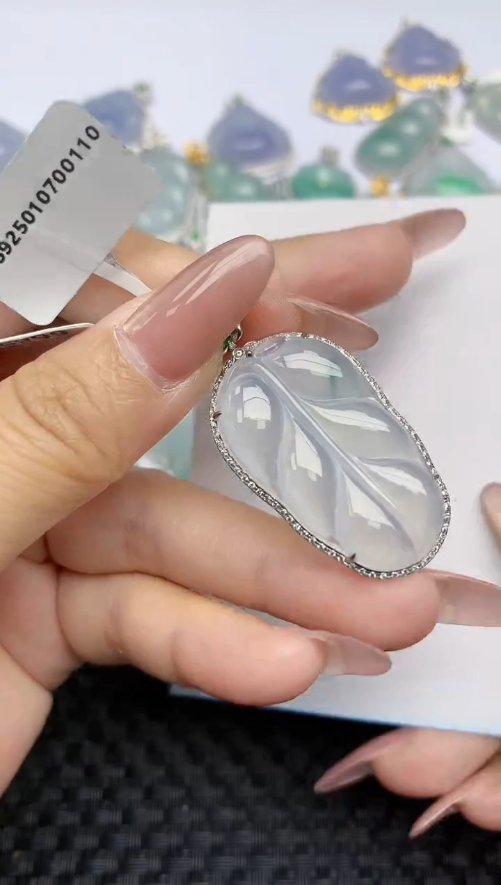 【闪购商品】翡翠颈饰18K金镶嵌天然A货翡翠 133