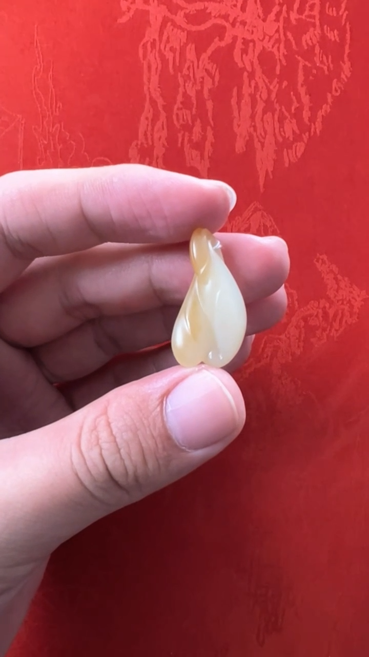 未镶嵌和田玉挂件大**足新疆且末糖白玉兰花吊坠