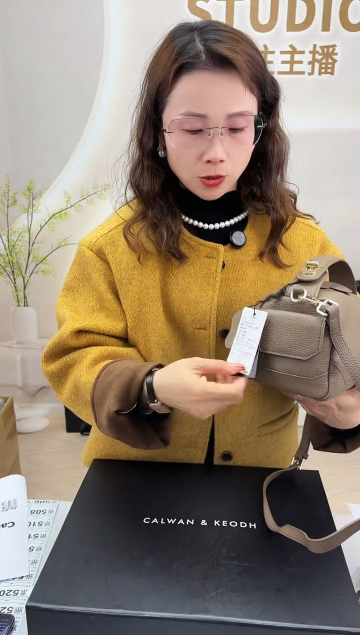 牛皮CALWAN KEODH 包包特卖698